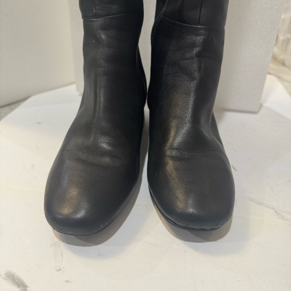 Super cute Black Knee-High Leather Boots - Picture 16 of 16